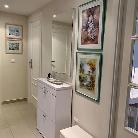 By The Beach, Cala De Benidorm Apartman *