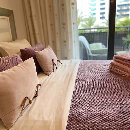 By The Beach, Cala De Benidorm Apartman *