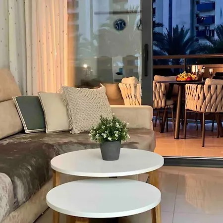 By The Beach, Cala De Benidorm Apartman